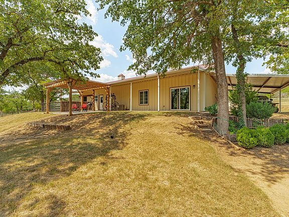 2nd image of 1155 Horsemans Dr