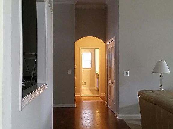 5th image of 7452 Park Terrace Ln