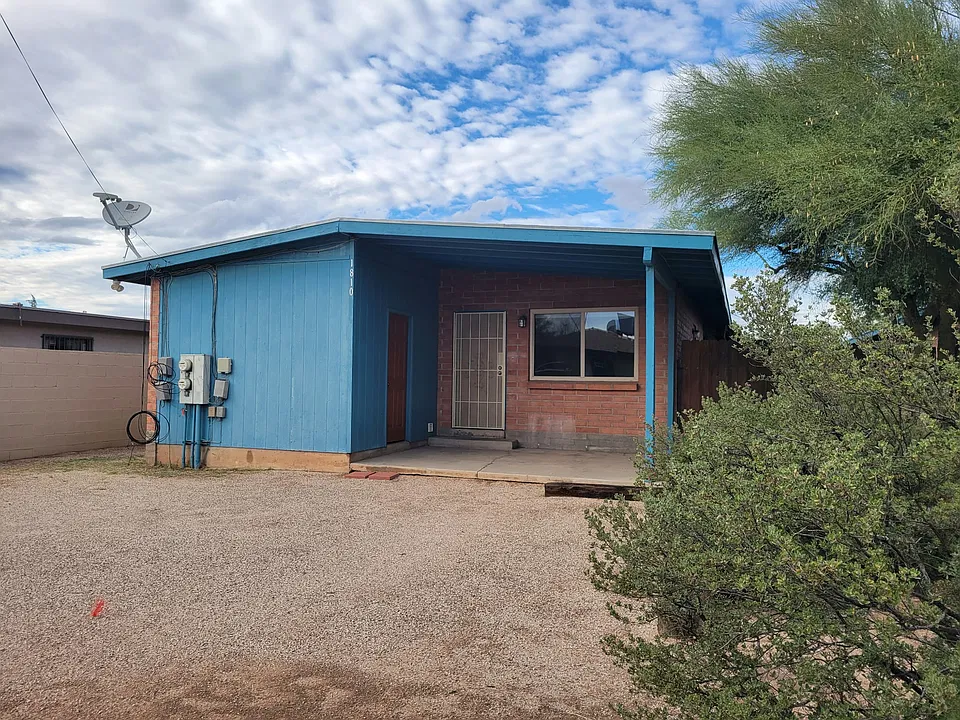 1808 E Miles St #1808