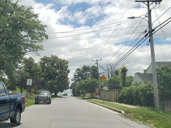 4th image of 4129 Slater Ave