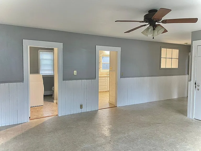 79 Dewey St — Photo 2