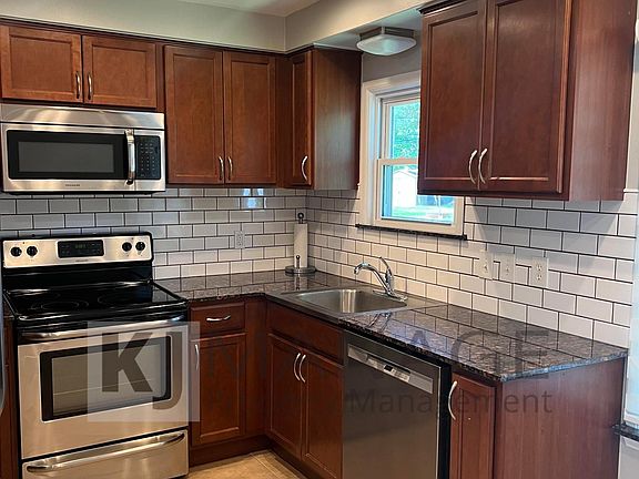 2nd image of 15631 Doris St