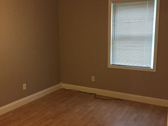 3rd image of 2230 Woodbine Ave