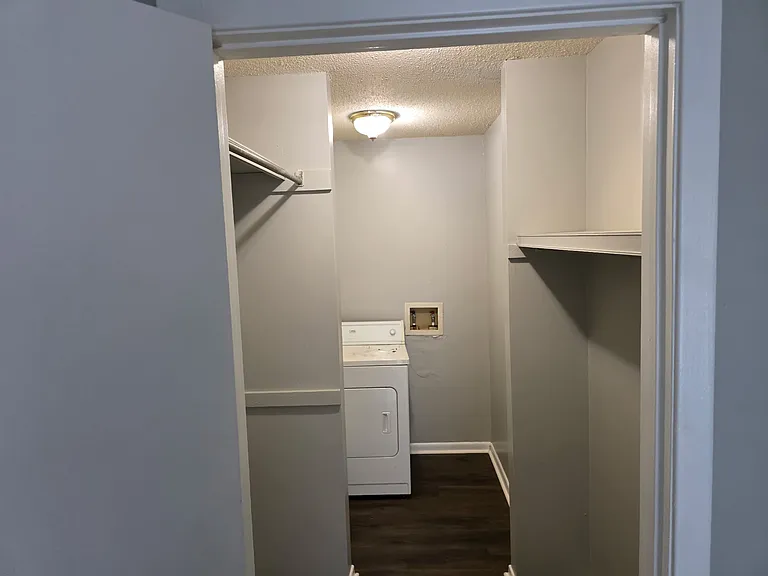 8 Azalea Ave #5E — Photo 9