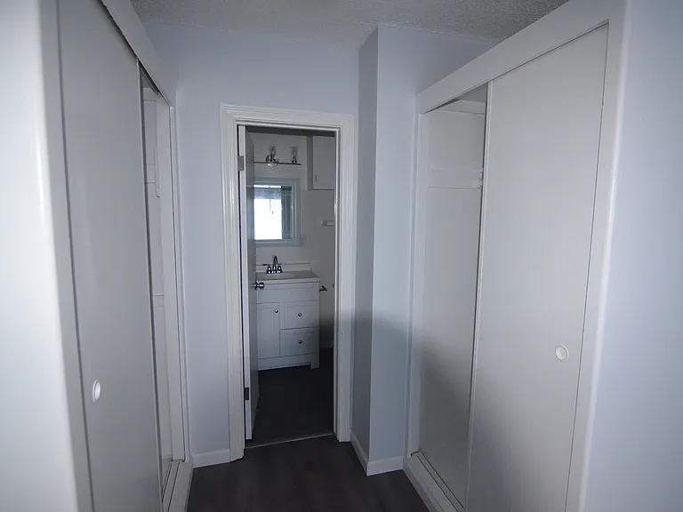 6919 Sepulveda — Photo 13