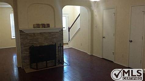 3rd image of 111 Yosemite Dr
