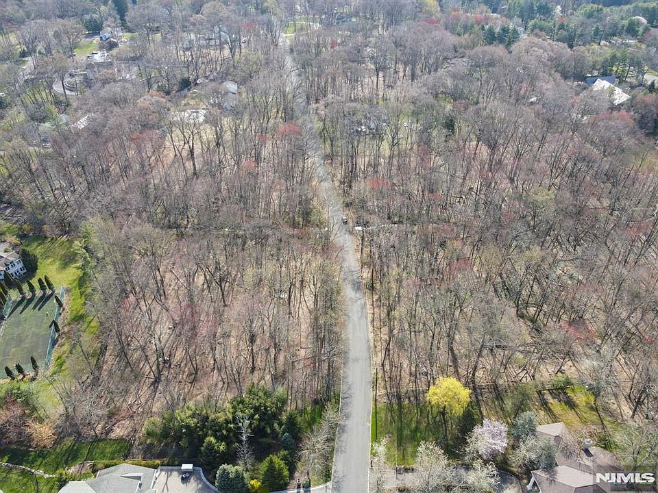 2nd image of 19 Wildwood Rd