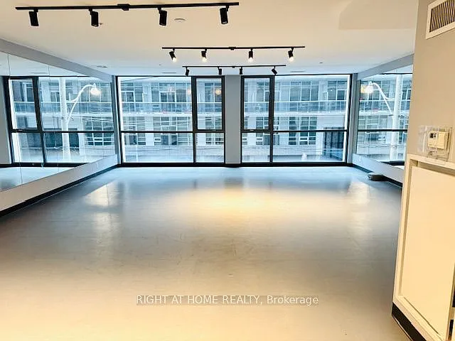 39 Brant St #304 — Photo 4