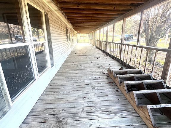 3rd image of 416 Walker Ridge Rd