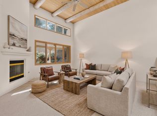 8242 Raintree Dr NE, Albuquerque, NM 87122