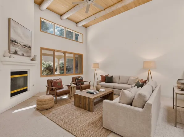 8242 Raintree Dr NE, Albuquerque, NM 87122
