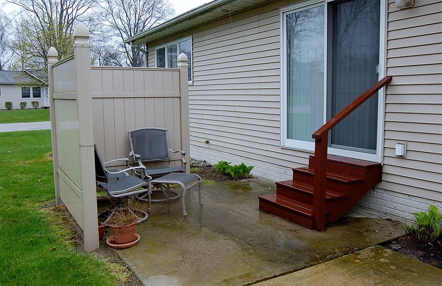 2nd image of 292 Division St APT 5A
