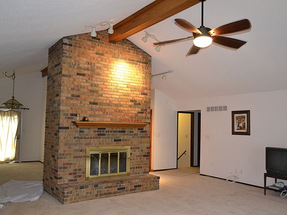 2nd image of 142 Glenwood Dr