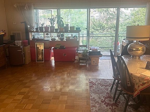 3rd image of 1202 Greendale Ave APT 124