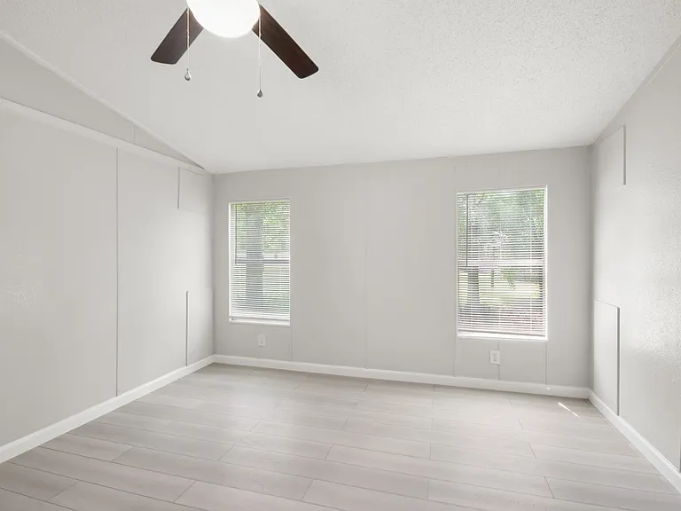25494 Deepwood Dr #B — Photo 14