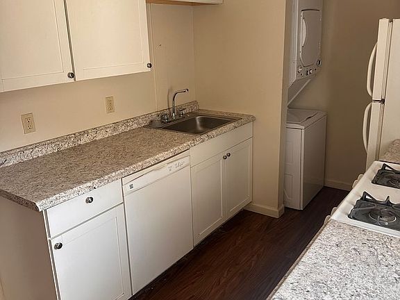 3rd image of 1918 Jane St #2
