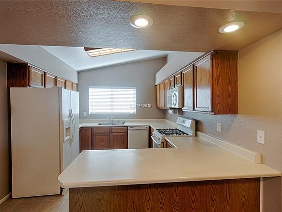 3rd image of 756 Skipjack Dr #0