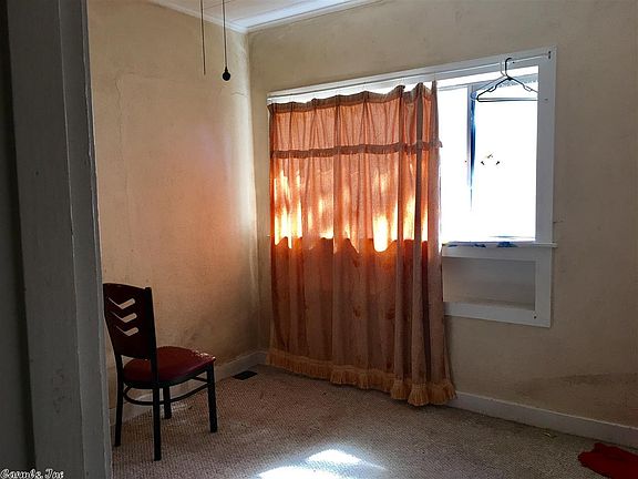 2nd image of 503 Jefferson Pl