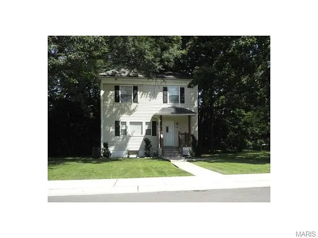 504 Benton St photo 1