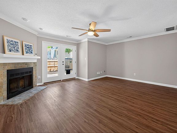 3rd image of 1506 Township Cir