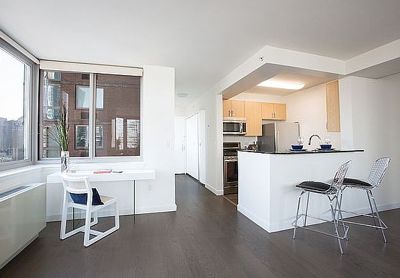 4th image of 561 10th Ave APT 35J