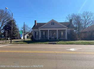 195 E Van Dorn Ave, Holly Springs, MS 38635