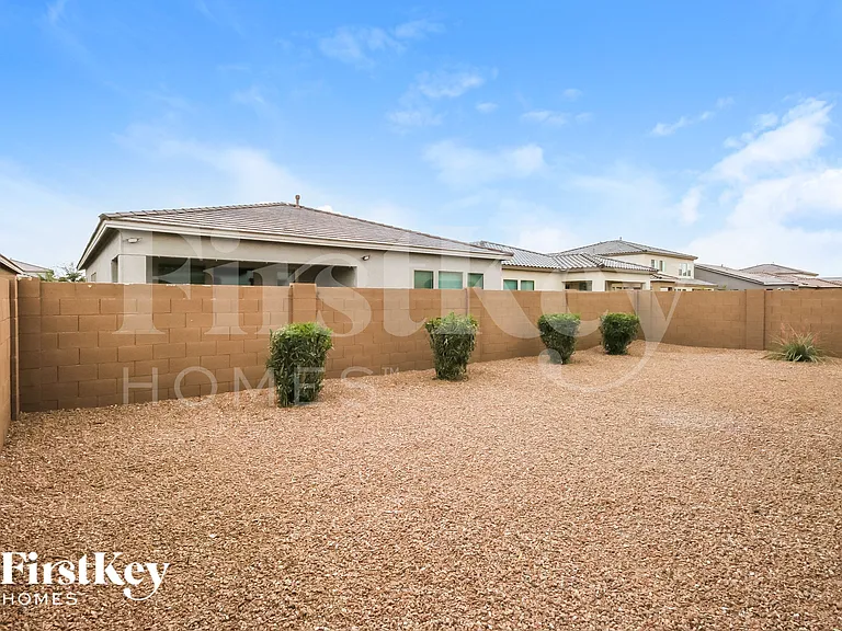 398 W Powell Dr — Photo 17
