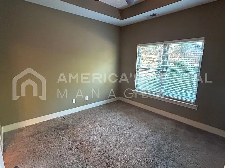 860 Kent Dr — Photo 8