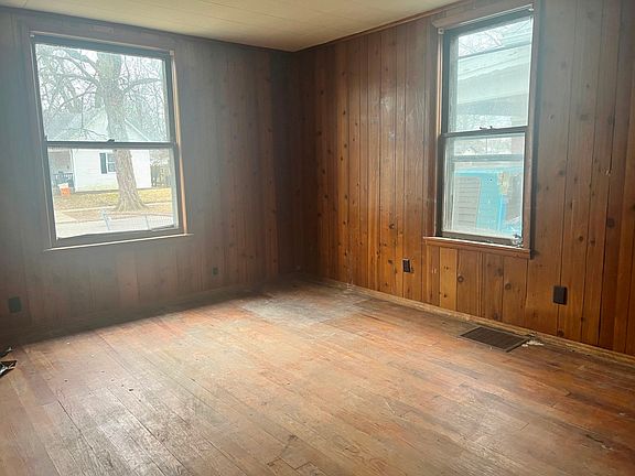 2nd image of 1638 5th Ave