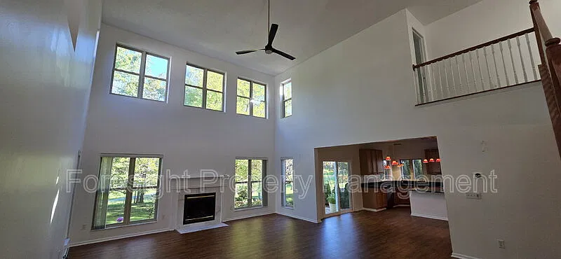 4 bed, 2.5 bath, 2723 sqft, $3,795 — Photo 3
