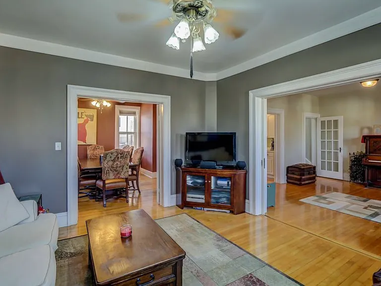 144 N Center Ave — Photo 6