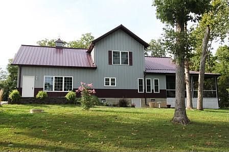 1st image of 982 Spruce Ln
