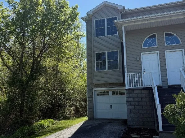 4159 Wood Hills Dr #C12, Erie, PA 16510