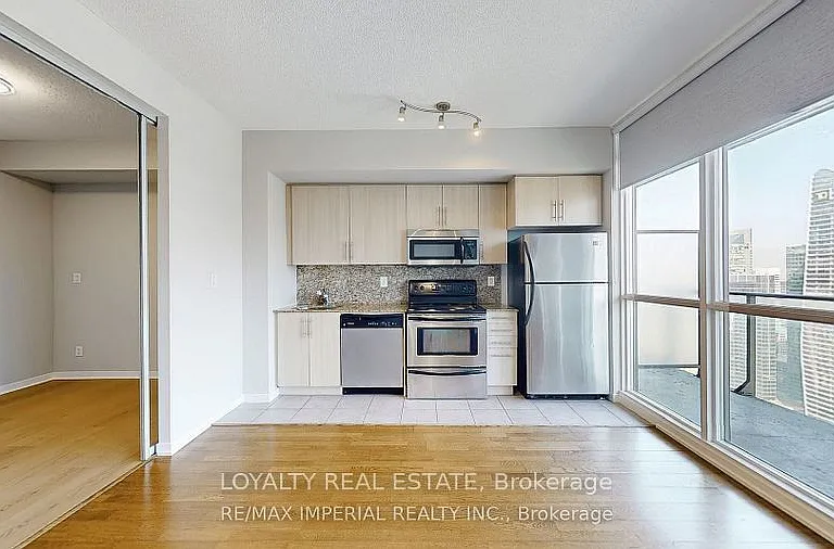 65 Bremner Blvd #4907 — Photo 9