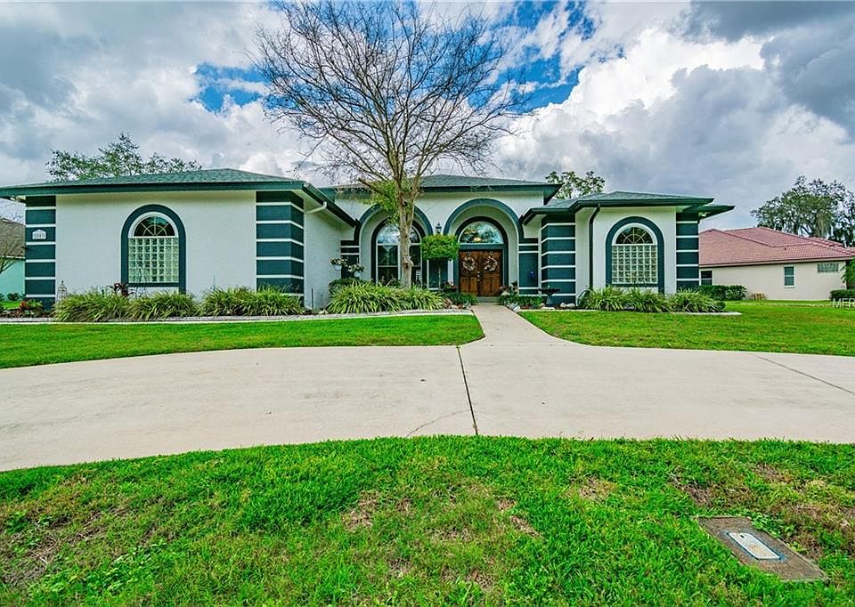 1st image of 2503 Clubhouse Dr