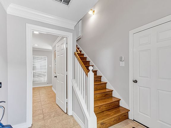 4th image of 4235 Bowser Ave #1