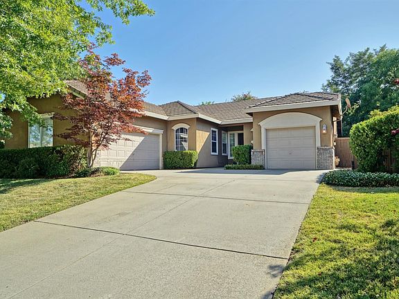 2nd image of 3265 Stonehurst Dr