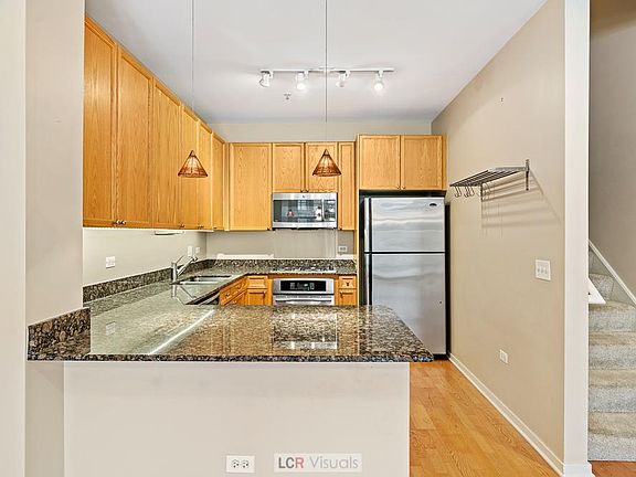 5th image of 101 N Euclid Ave APT 19