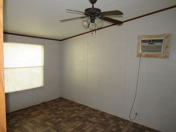 5th image of 284 Michelle Dr