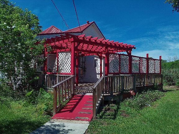 4th image of 115 Morton Ave