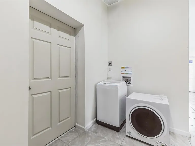 13961 SW 156th Ter — Photo 6