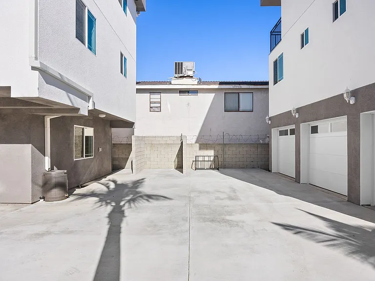 10936 S Osage Ave #A — Photo 38