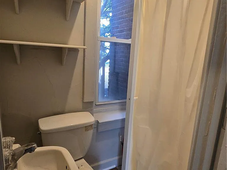 713 W Gordon St #4 — Photo 6