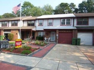 233 Foxwood Ln, Marlton, NJ 08053