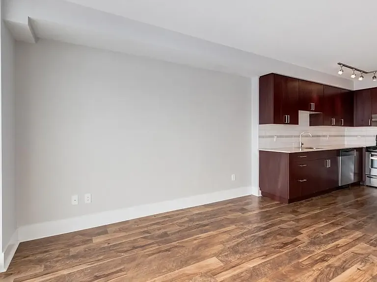 2160 Paliswood Rd SW — Photo 11