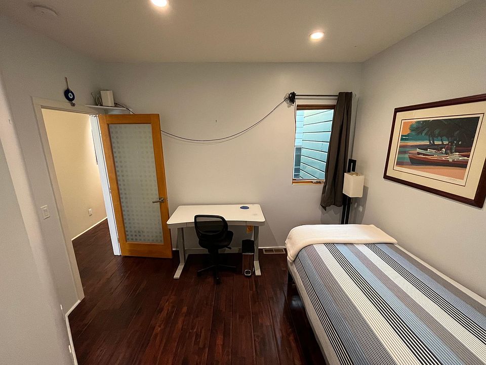 3rd bedroom - with Twin XL Nectar mattress