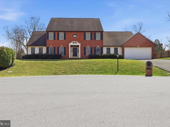 18819 Fountain Ter, Hagerstown, MD 21742