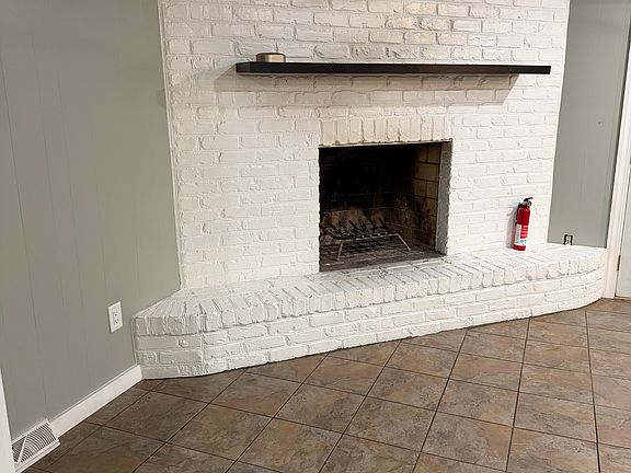 3rd image of 2314 W Palmer Dr