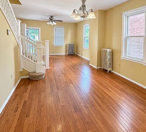 5th image of 605 Deacon St