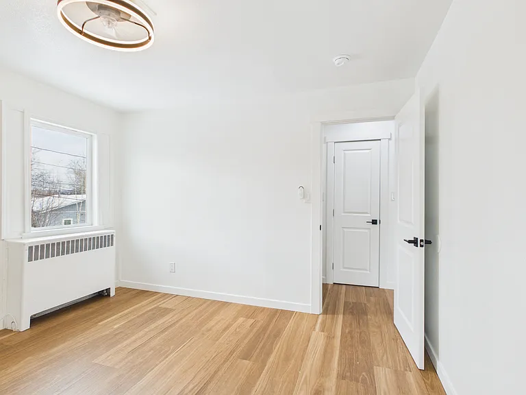 926 Gilmore St #B — Photo 11